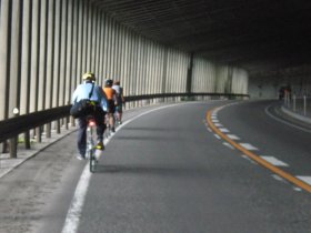 岩山トンネル横の隧道