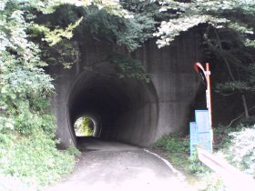 唐沢林道の2個目のトンネル