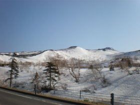 峠付近の雪景色