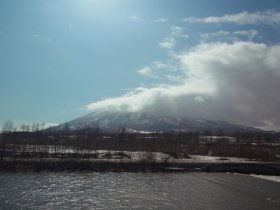雲を被った羊蹄山